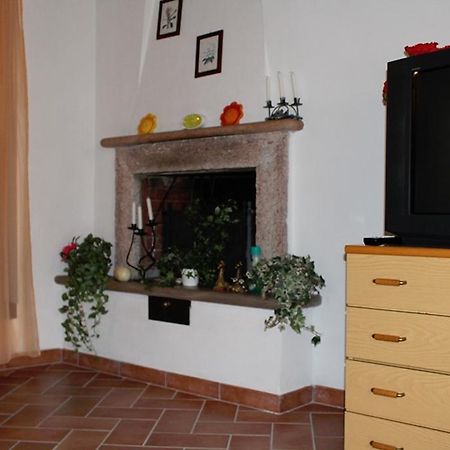 Casa Vacanze In Borgo Монтеверді-Мариттімо Екстер'єр фото